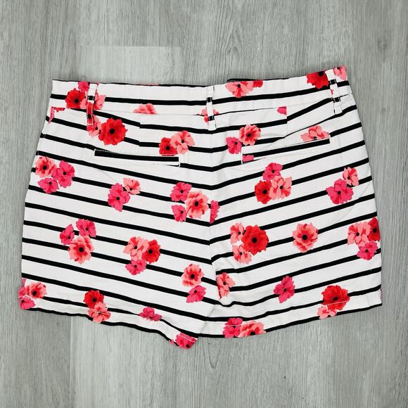 Elle Venice White Shorts With Flowers & Black Stripes Size 8 - Picture 2 of 5